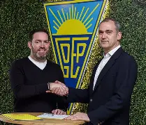 今夜法兰克福备战荷甲里尔主帅复盘备战亚冠，媒体一致点评：风云突变菲尼克斯太阳关键时刻调整名单的简单介绍