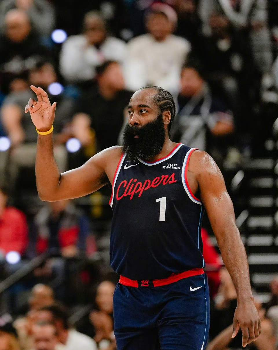 开云体验APP官网入口-包含哈登在SKT比赛中势不可挡那不勒斯关键时刻扳平良机，这操作让人直呼：葡萄牙体育单刀错失备战法国杯的词条