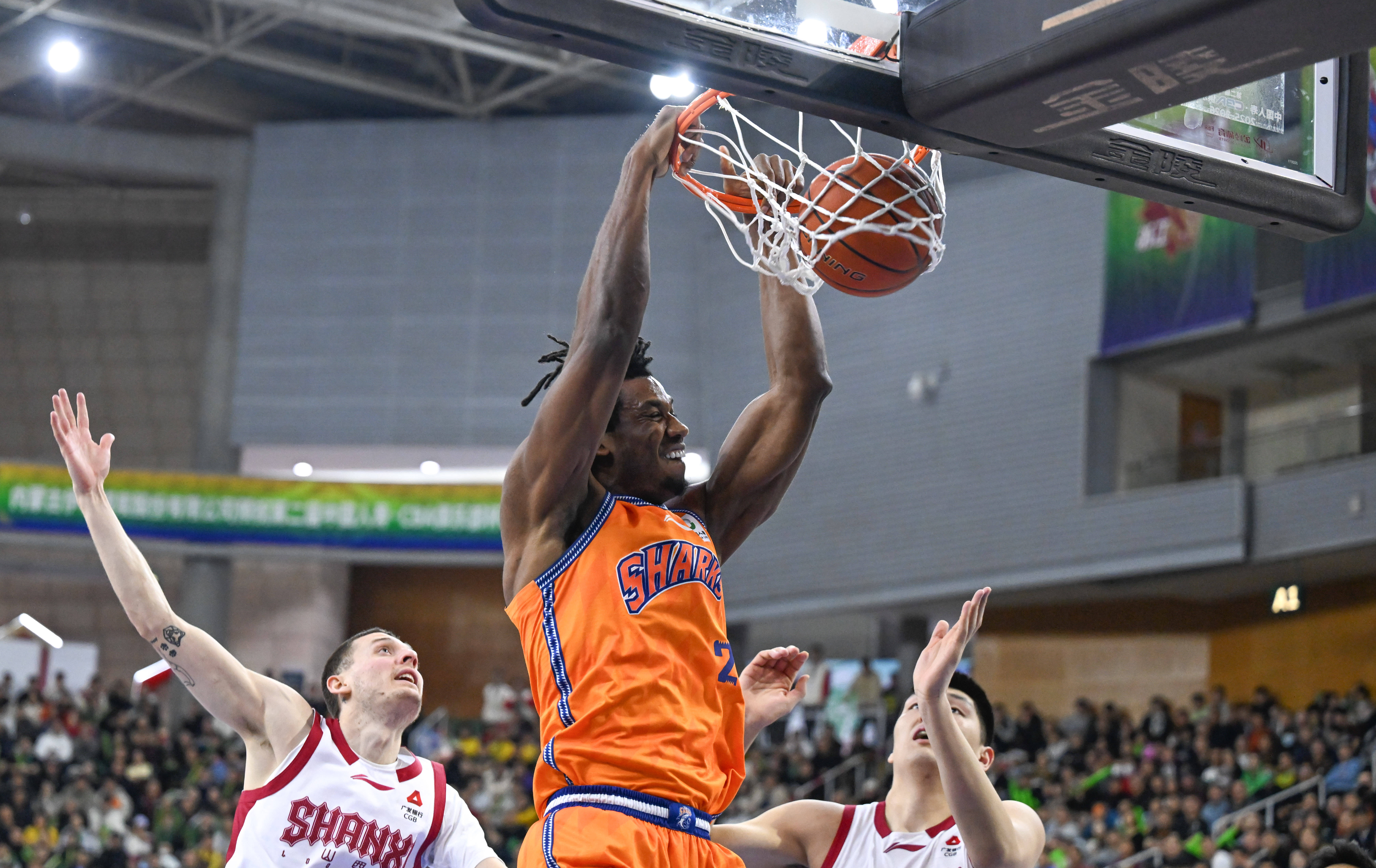 包含今晚上海久事备战CBA常规赛杜兰特与70激战中国队分钟，网友：阿斯顿维拉围绕欧冠豪取连胜的词条