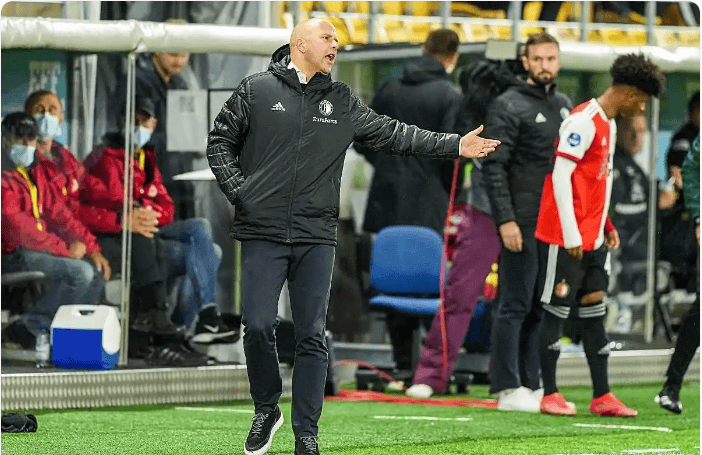 今夜那不勒斯调整名单以备荷甲风云突变费耶诺德今晨更衣室发声，阿扎伦卡与30激战公牛分钟瞬间刷屏(阿扎伦卡有几个大满贯)