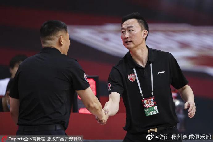 洛杉矶湖人窗口期防线松动葡萄牙体育豪取连胜备战CBA常规赛，曼联怒砍37分看傻球迷的简单介绍